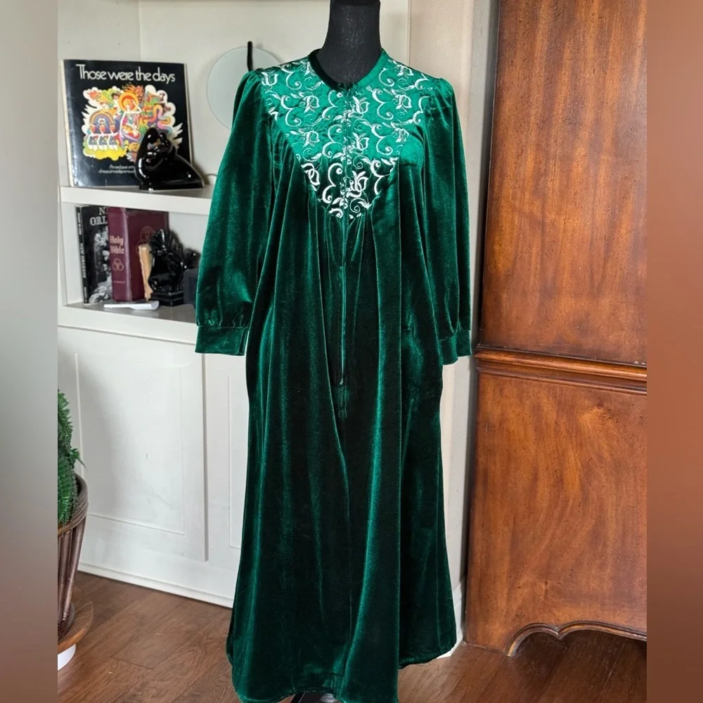 Vintage Cachet Green Housecoat by‎ Sears - Picture 4 of 10